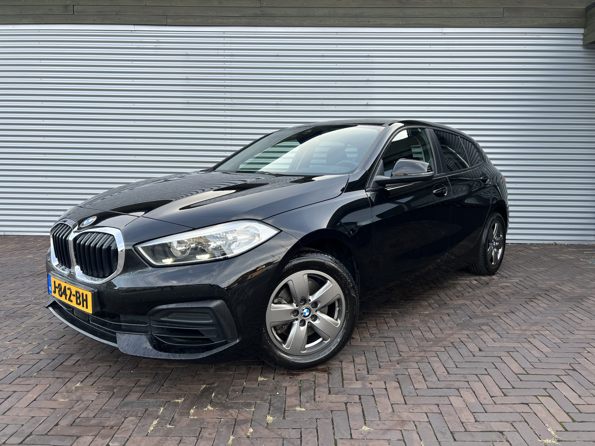 50631097-18.jpg