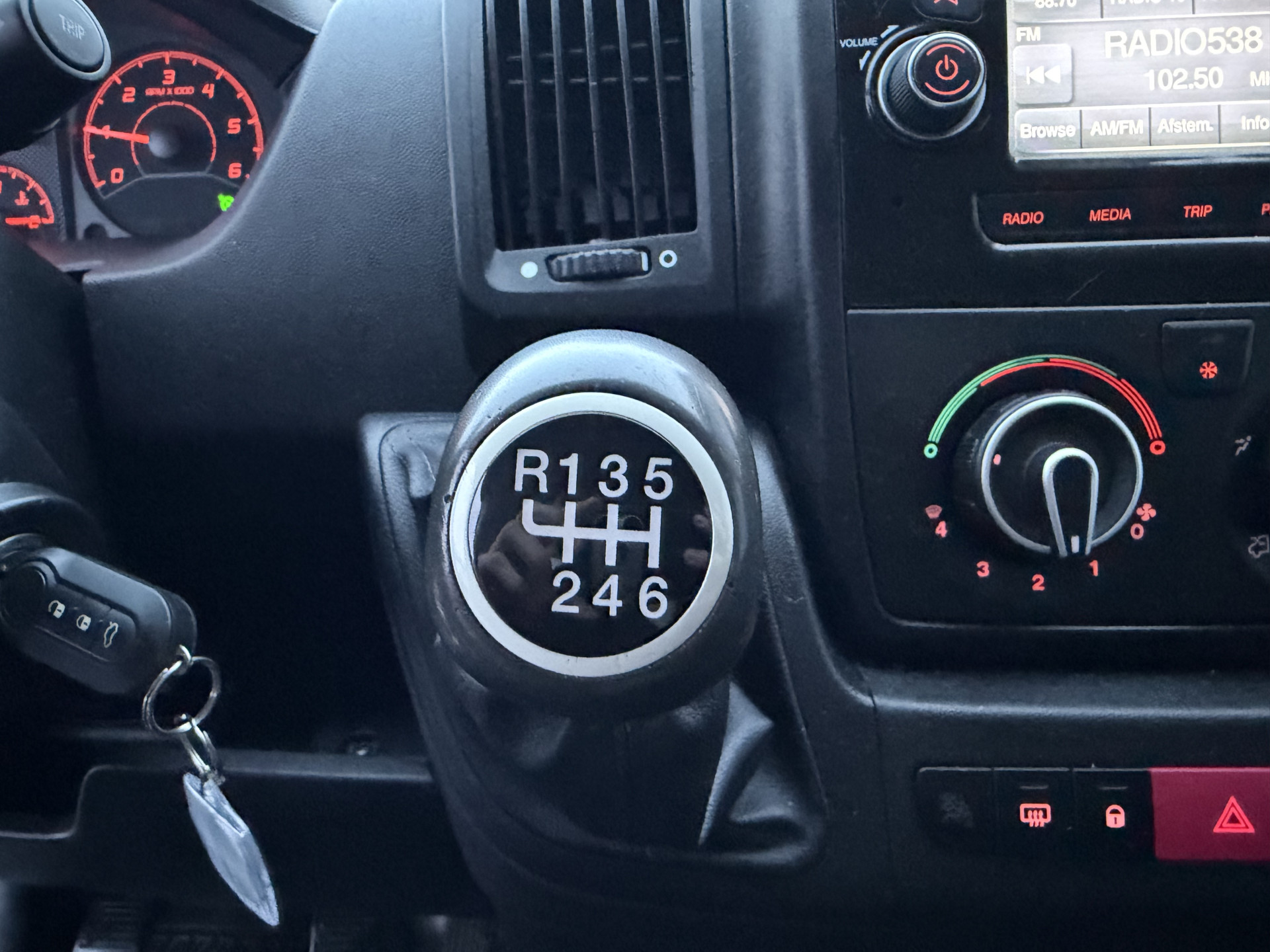 48610358-1.jpg