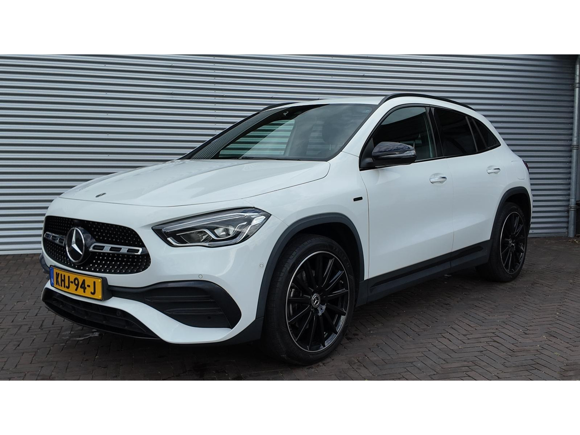 48971017-36.jpg
